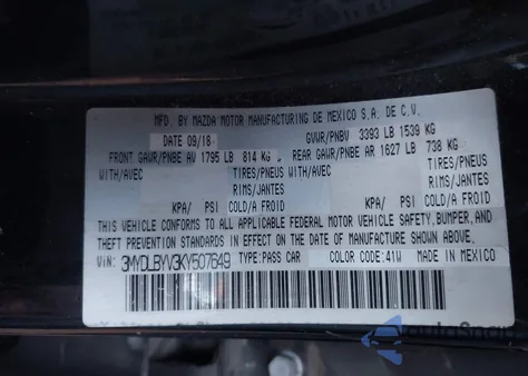 2019 Toyota Yaris Le z USA, uszkodzony, nr VIN 3MYDLBYV3KY507649